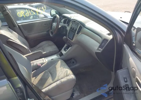 2005 Toyota Highlander V6 from USA, damaged, VIN JTEEP21A150084868